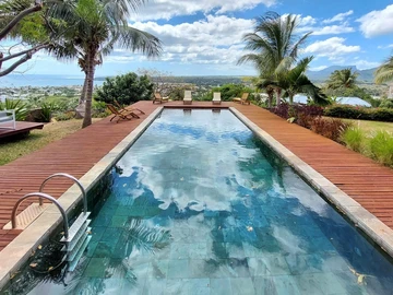 5 Bedroom Villa