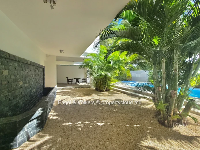 Spacious 3-Bedroom Apartment in a Convenient Coastal Location