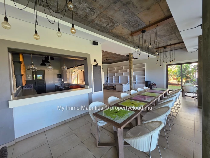 Exclusive Club House with Restaurant, Offices and Leisure Facilities – Balaclava