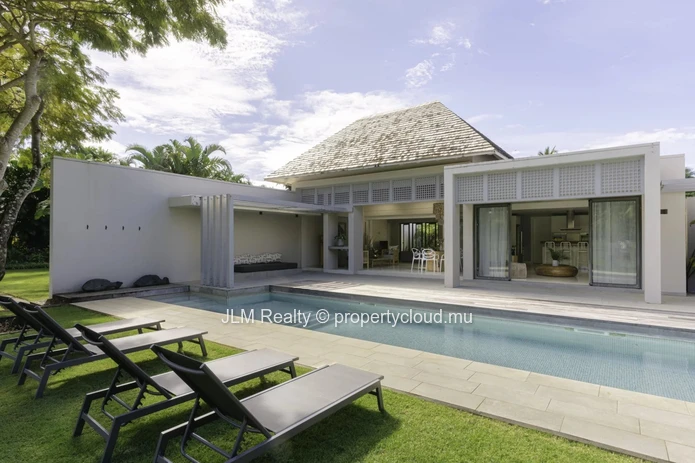 Prestigious 4-Bedroom Villa with Spacious Plot for Sale in an Exceptional Golf Estate in Mauritius
