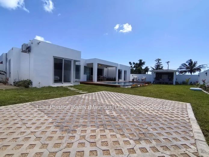 Brand-New Luxury 4-Bedroom Ensuite Villa for Sale in Mont Pascal | 15 Perches | Near Grand Baie & Northfields Interna...