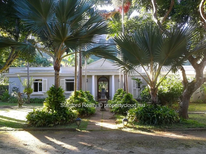 Private Luxury Estate for Sale - 5 Bedrooms, Moka