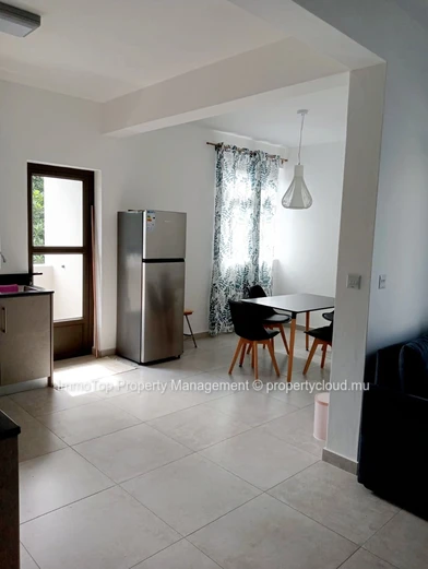 FOR RENT, apartment of 100sqm in the city center of Quatre Bornes at Corner Bernandin de St Pierre and Willoughby str...