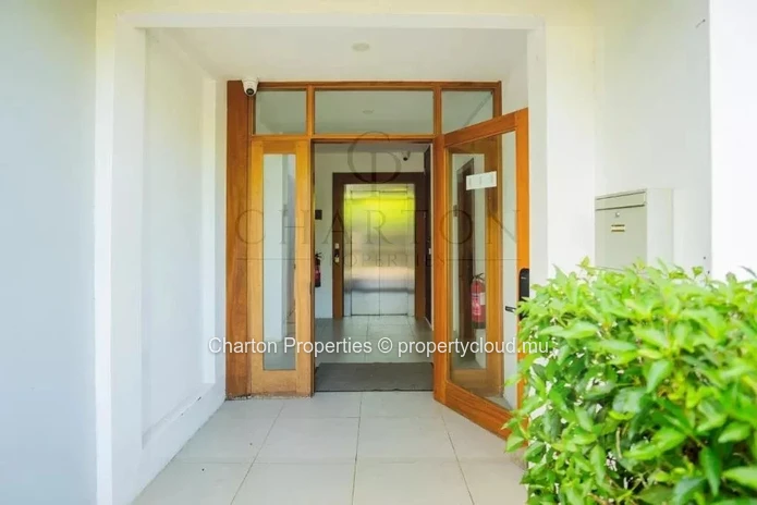 Immeuble de 8 appartements - Une adresse confidentielle à quelques pas de la plage de Trou-aux-Biches