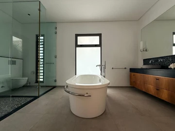 4 Bedroom Villa