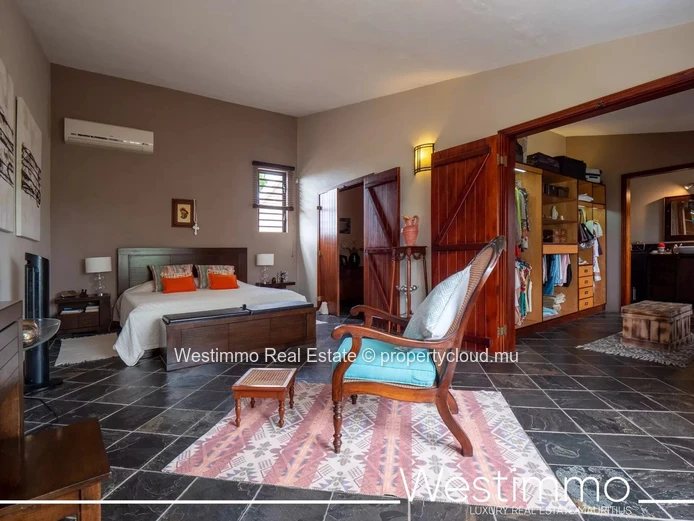 Maison familiale de 5 chambres avec piscine et jardin à Vendre à RIVIERE NOIRE