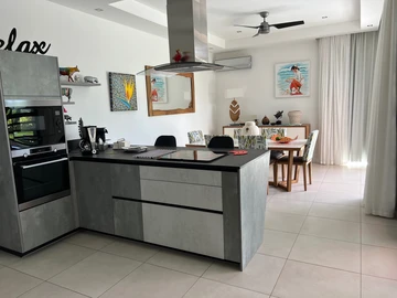 4 Bedroom Villa