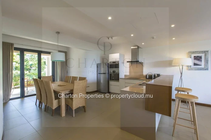 Prestige apartment with sea view on the North-East coast