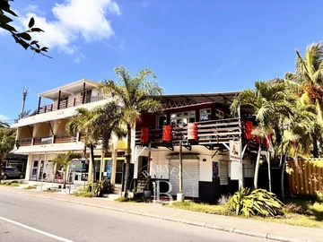 MAHEBOURG - Commercial space - 934 m²