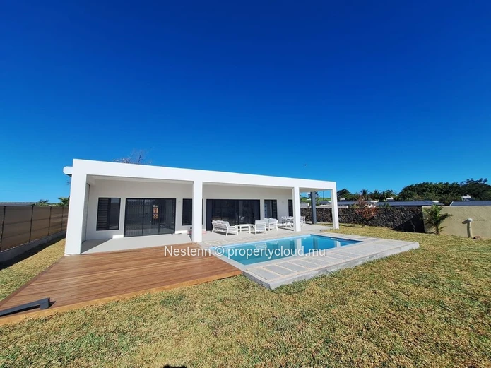Villa familiale moderne de 4 chambres dans un beau jardin