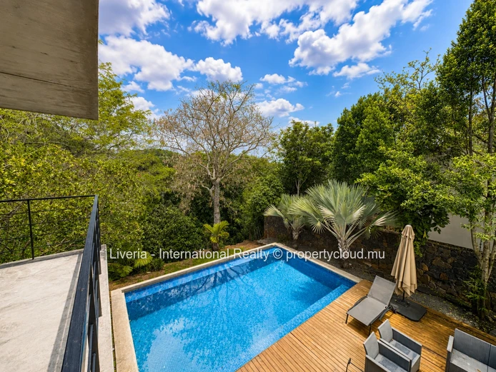 Coastal living in an established estate
