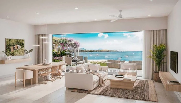 "Appartement pieds dans l'eau à vendre à Rivière Noire, 116m², piscine, vue mer, accès mer, spa.
