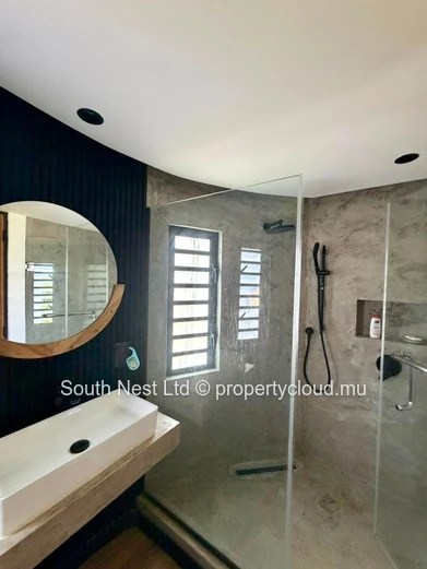 Villa exclusive avec piscine de style resort dans le prestigieux quartier de Calodyne