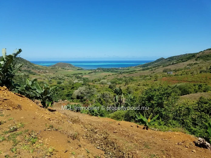 Agricultural land of 73,958.68m2 in Bambous Virieux