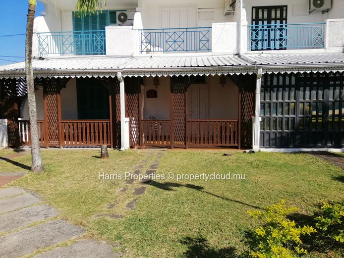 Beautiful Triplex for Rent in Pereybere