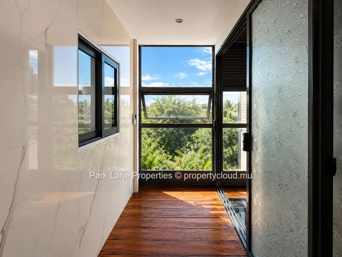 Appartement de Type Penthouse avec Rooftop Privatif et Vue Panoramique