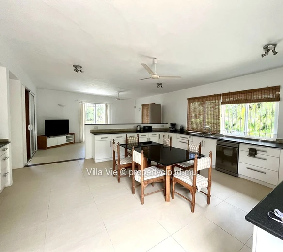 Foret Daruty - Charming 4-bedroom villa with swimming pool and spacious garden