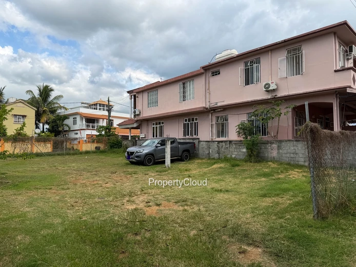 À Louer – Appartement De 2 Chambres – Trou Aux Biches