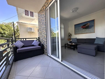 6 Bedroom Apartment