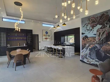 4 Bedroom Villa