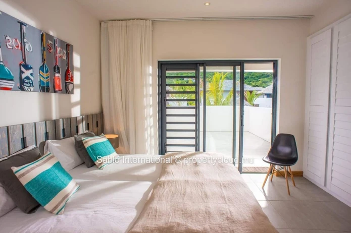 Villa PDS à vendre, Tamarin, 364m² habitables, terrain 669m², 3 chambres, piscine privée, accès mer, proche écoles