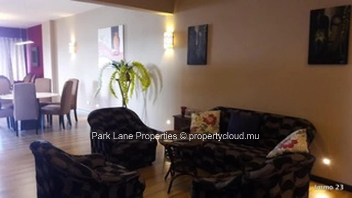 Bel appartement de 3 Chambres avec terrasse dans un complexe résidentiel sécurisé à Rose Hill