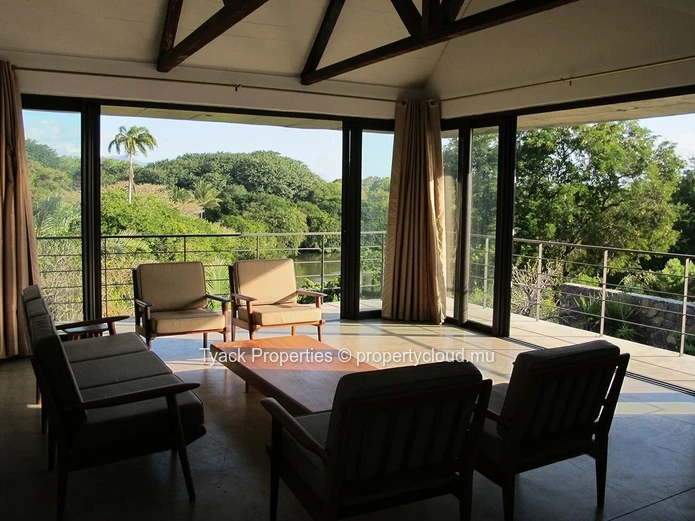 Villa 3 chambres avec piscine privée à vendre à Balaclava