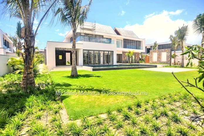 Villa d’Exception dans un Domaine Résidentiel Exclusif en Bord de Mer