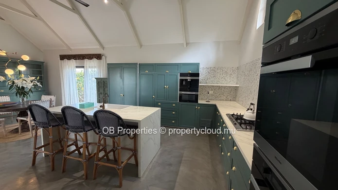 Prestigious 5-Bedroom Villa for Rent in Forêt Daruty
