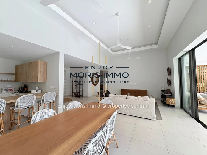 Luxury contemporary villa for sale in Grand Bay – 4 bedrooms | Private swimming pool | Secured residence | 300 sqm