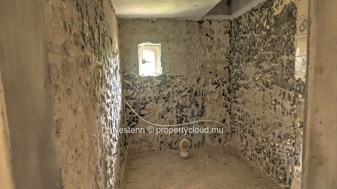 Traditional single-storey villa with 4 bedrooms