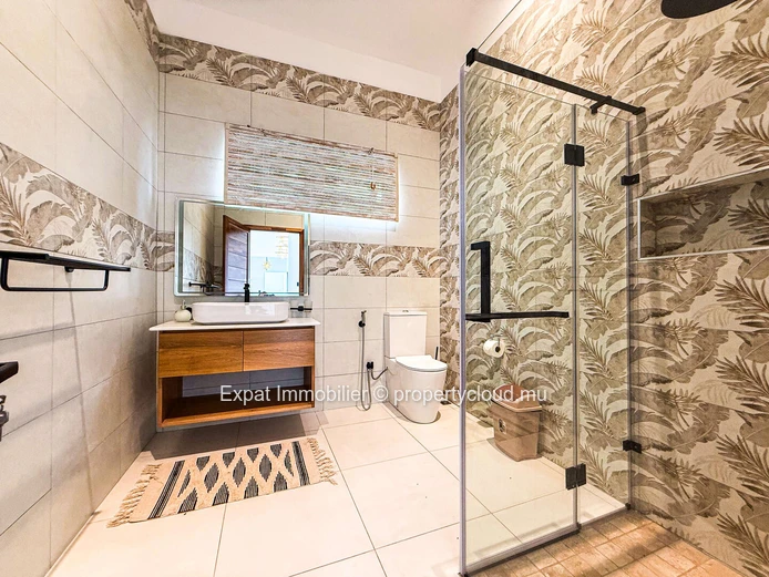 Exceptional Villa With Generous Spaces – Péreybère