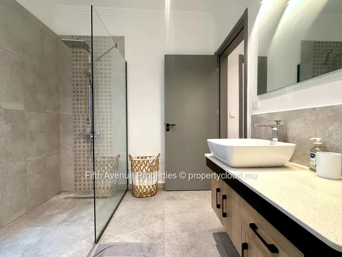 Moka – Stunning 3-Bedroom Apartment – Mountain View