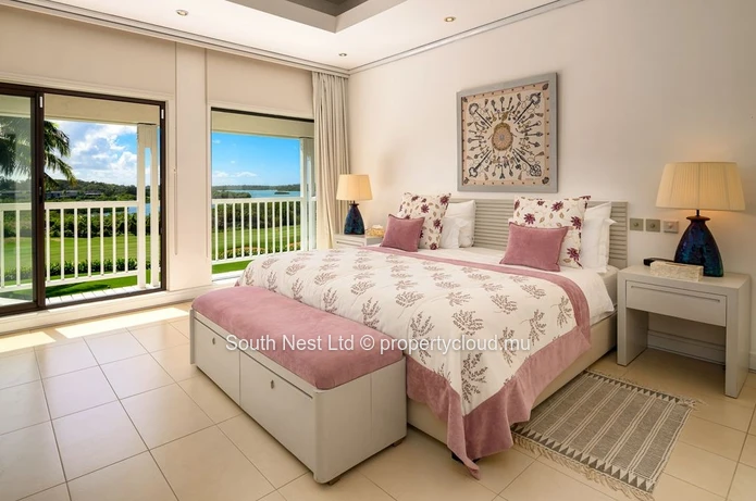 Exceptional 6-Bedroom Golffront Villa with Panoramic Sea & Île aux Cerfs Views