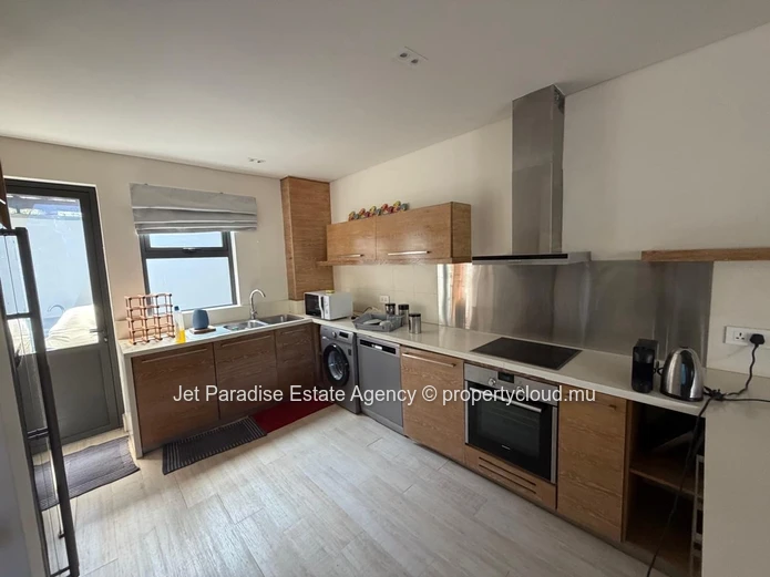  Modern 3-Bedroom Apartment with Sea View – Secured Complex