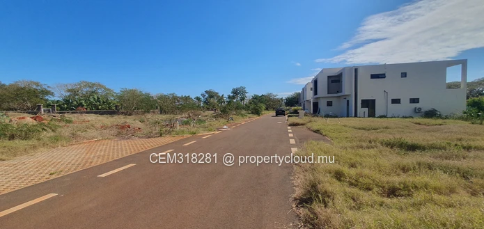 8.33 Perches Residential Land for Sale – Royal Park, Balaclava 