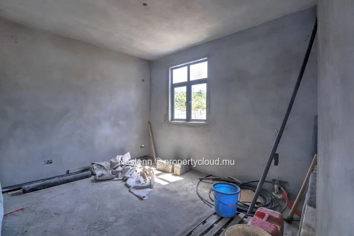 Villa duplex moderne avec 3 chambres à proximité des écoles et des commerces.