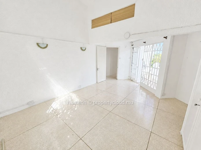 Charming 4-Bedroom Family Home with Pool – Walking Distance to Blue Bay Beach