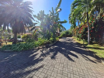 6 Bedroom Villa