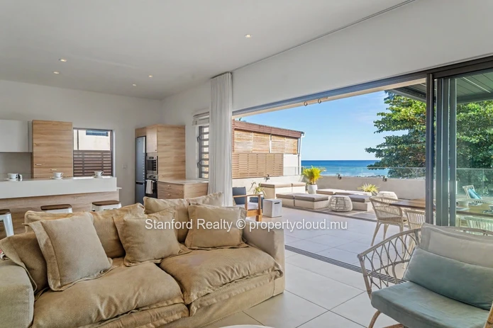 Penthouse for Rent - 2 Bedrooms, Beachfront, Trou aux Biches, North