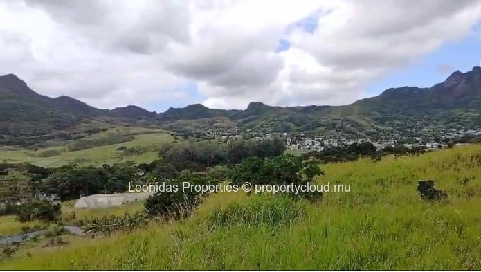 Crève cœur, beautiful land for sale with mountains view 