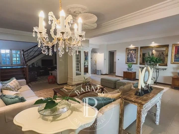 5 Bedroom Villa