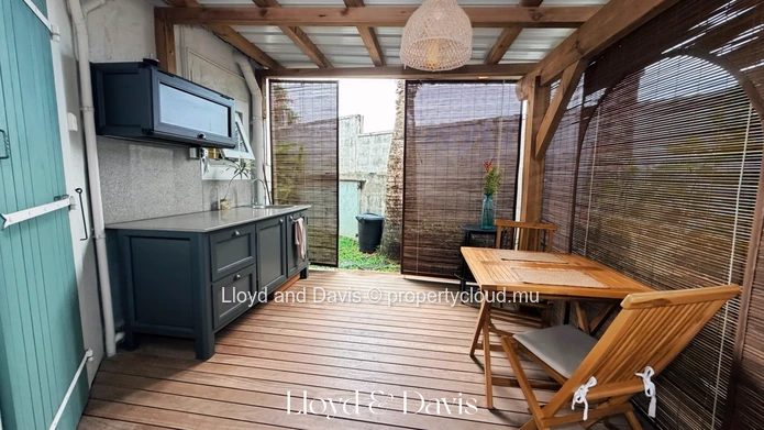 Charming Tropical Artist's Villa Available for Rent