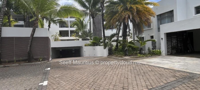 Luxurious 3 bedroom apartment - 190sqm with private pool