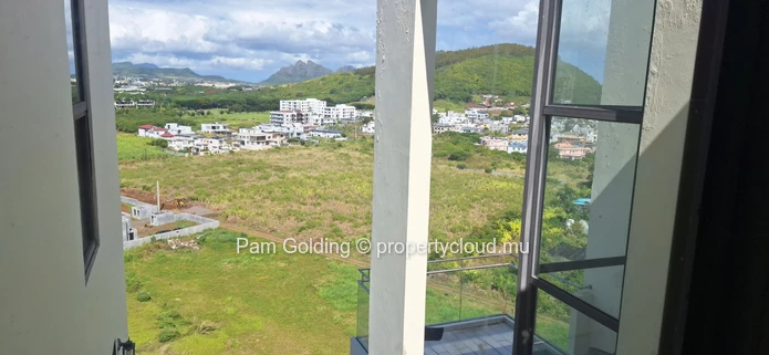 TO RENT – LUXURY PENTHOUSE DUPLEX | Le Méritt, Sodnac, Quatre-Bornes (Sole Mandate)
