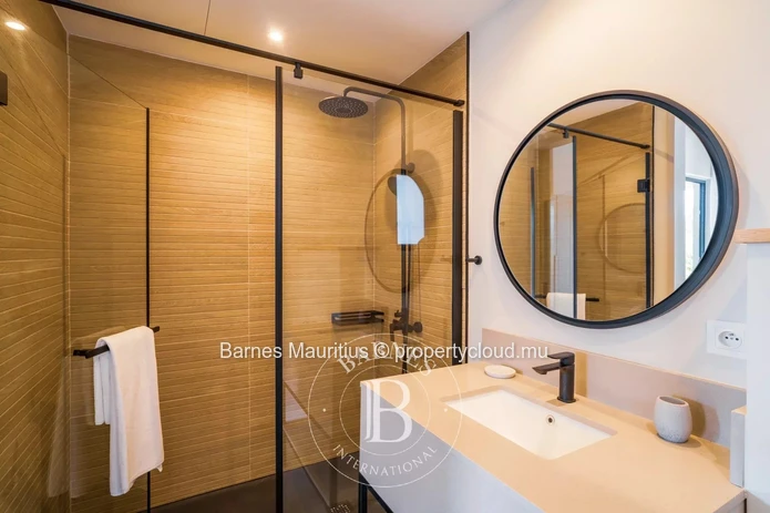 TAMARIN - Stylish Beachfront Apartment - 2 Bedrooms