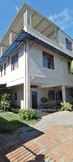 Commercial Building For Sale In Roche Bois