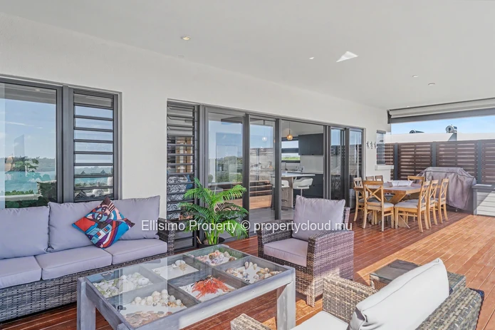 Penthouse de standing avec vue mer et montagne – St Antoine Private Residences