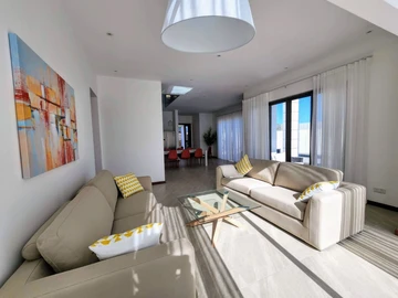 4 Bedroom Villa