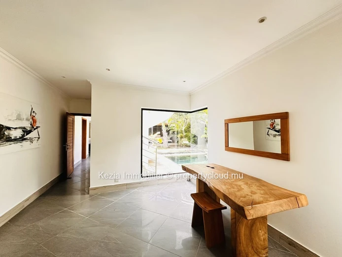 Tropical Oasis And Contemporary Elegance